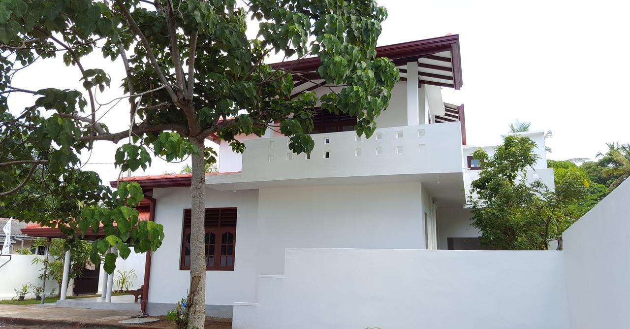 Emildale Villa Wadduwa Buitenkant foto